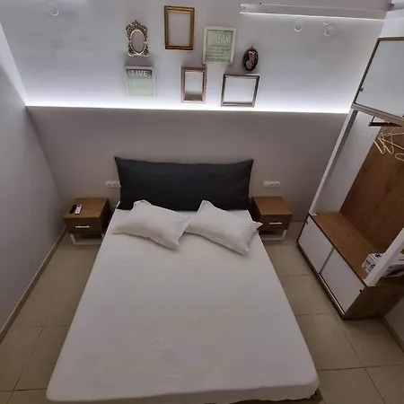 Center Point سالونيك