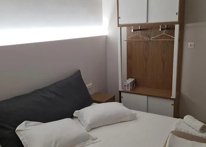 Center Point Tessalónica